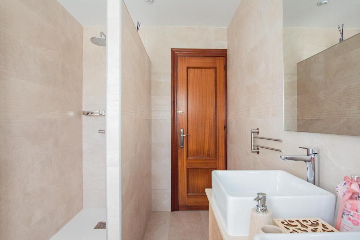 Apartamentos La Cortina Cangas de Onis Exterior photo